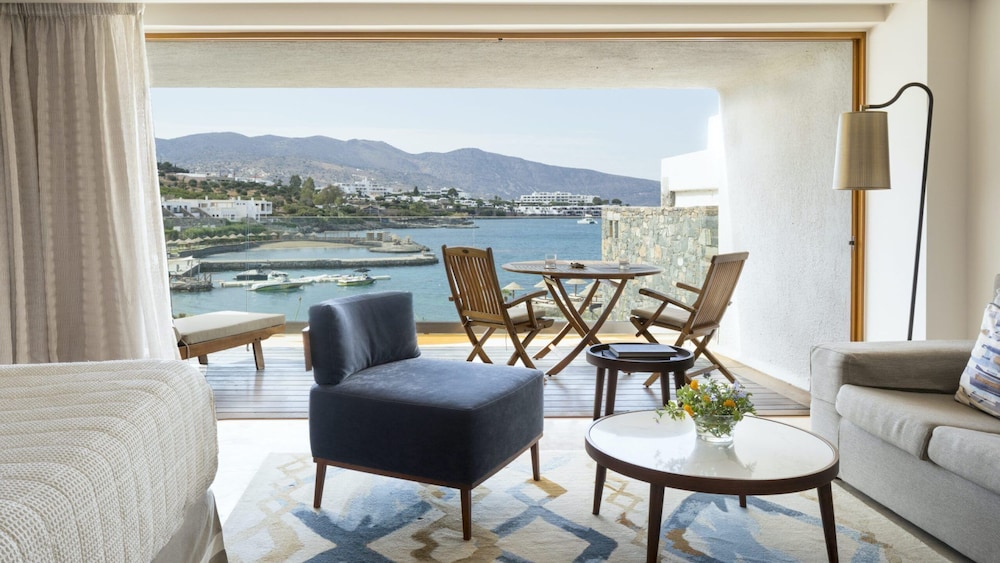 Peninsula Junior Suite Sea View photo 2