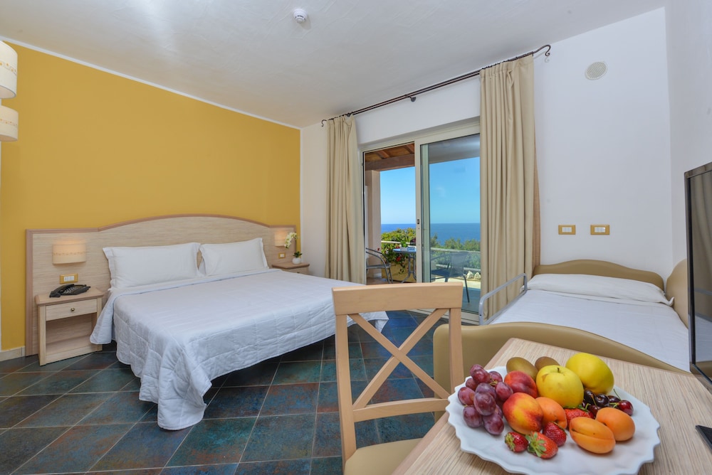 Family Triple Room photo 3