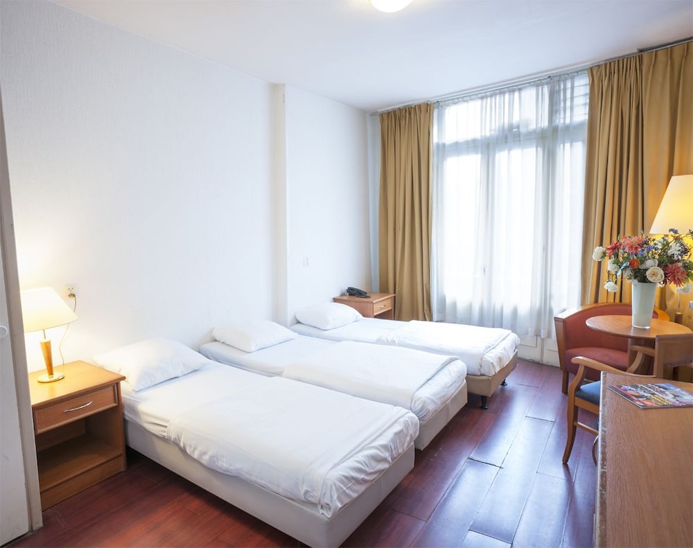 Triple Room, 3 Twin Beds