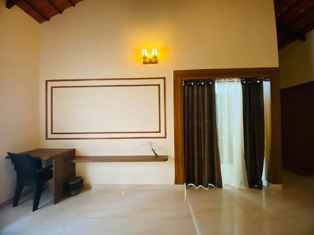 Honeymoon Room, Garden View photo 3