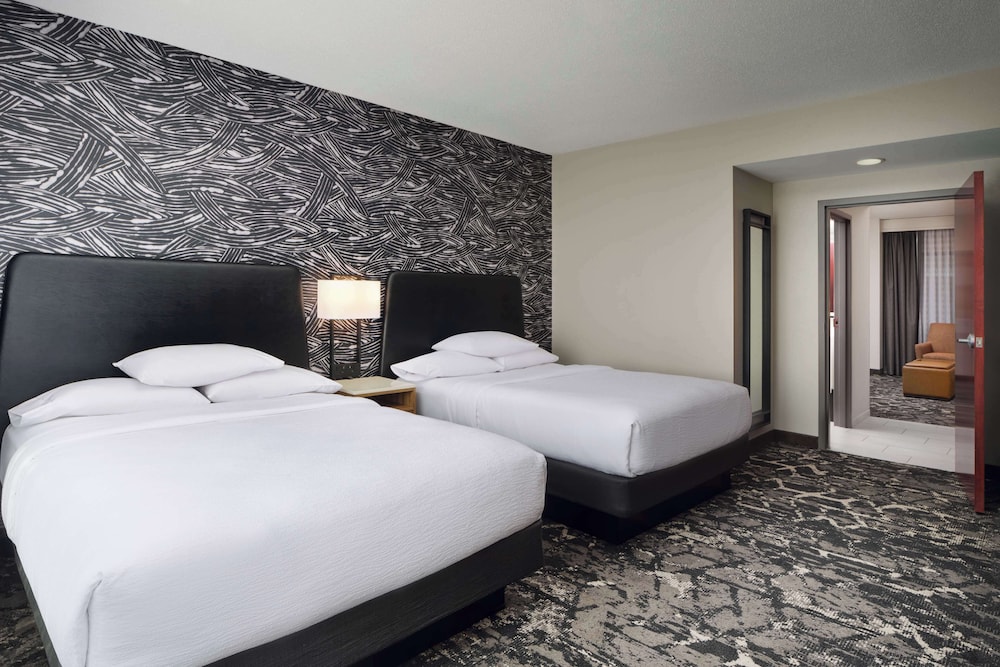 Suite, 2 Queen Beds - Photo 5