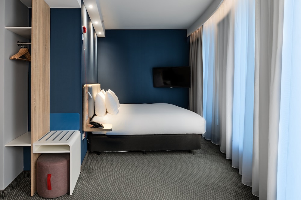 Standard Room, 1 Double Bed, Accessible - Photo 1