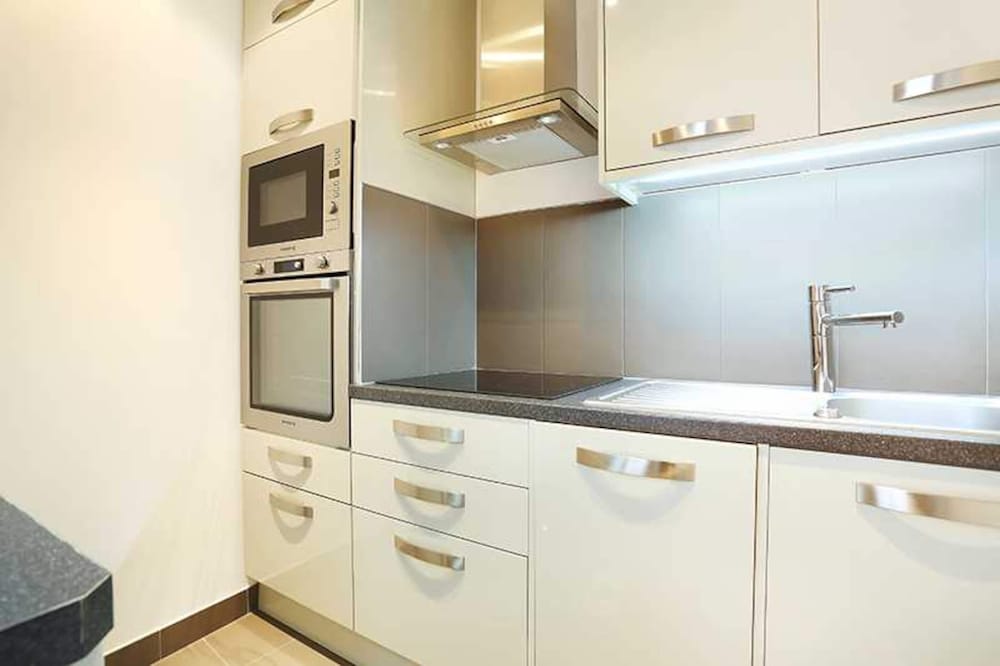 Apartment photo 2