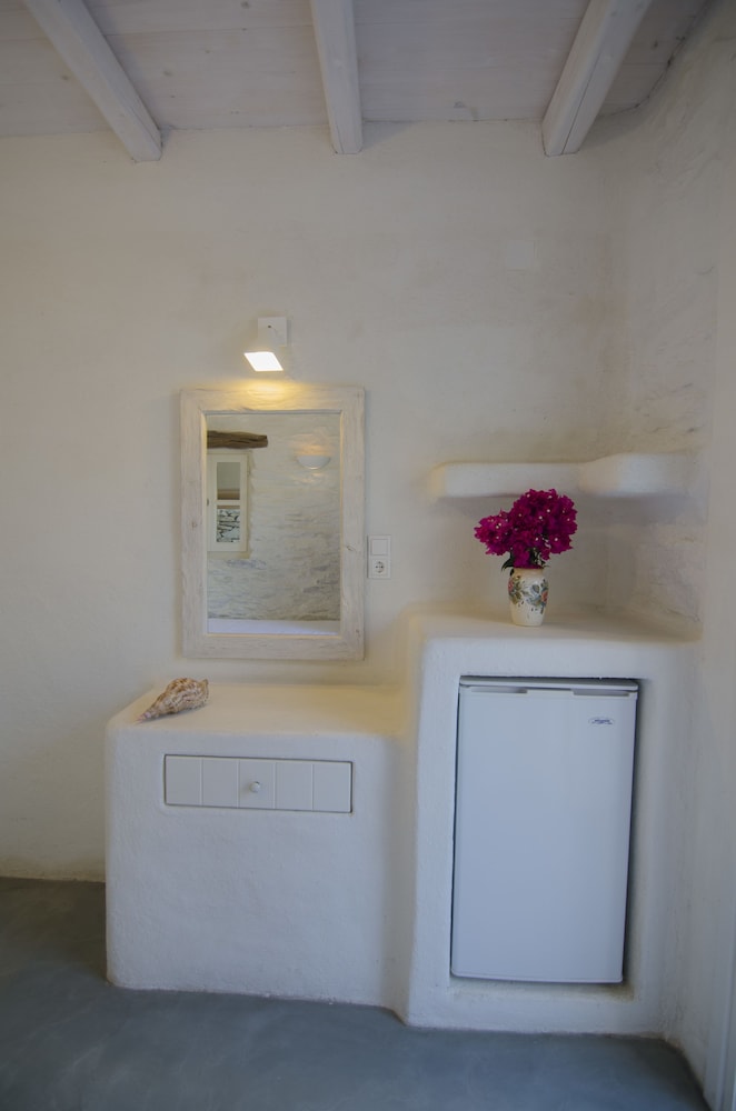 Traditional Double Room (Economy) - Photo 3