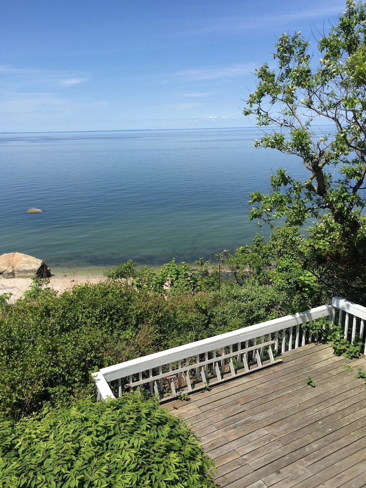 House, Multiple Beds (Amazing Home Private Beach North Fork) photo 3