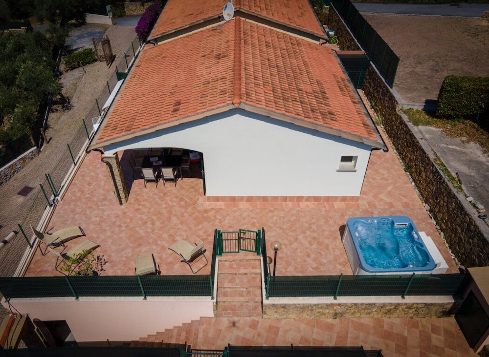 Exclusive Villa photo 3