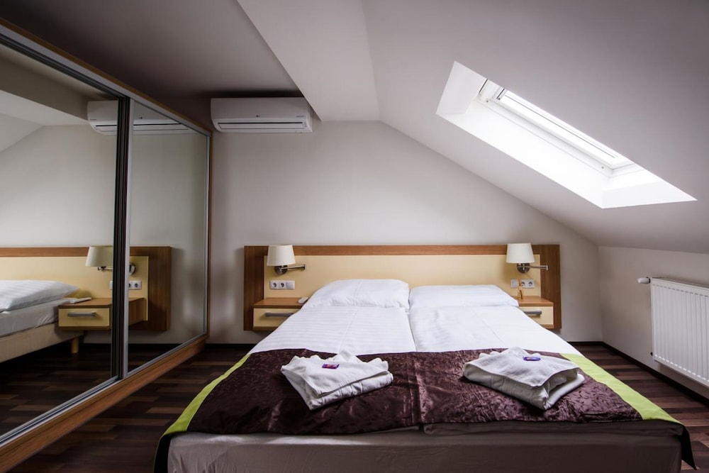 Standard Room (Attick)