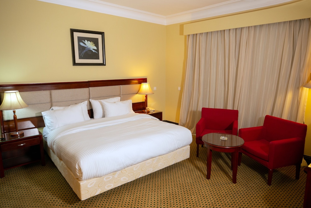 Deluxe Room - Photo 9
