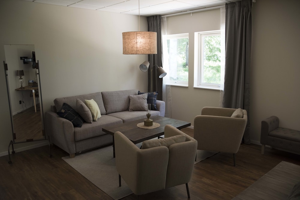 Deluxe Double Room, 1 Bedroom, Partial Lake View