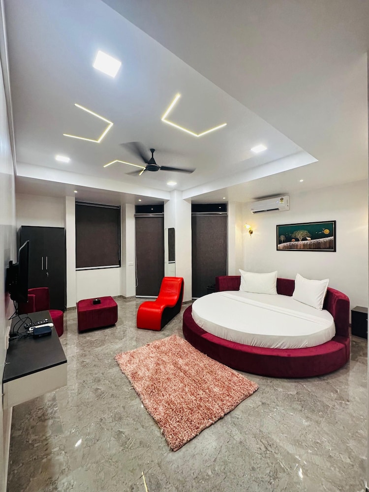 Superior Double Room, City View