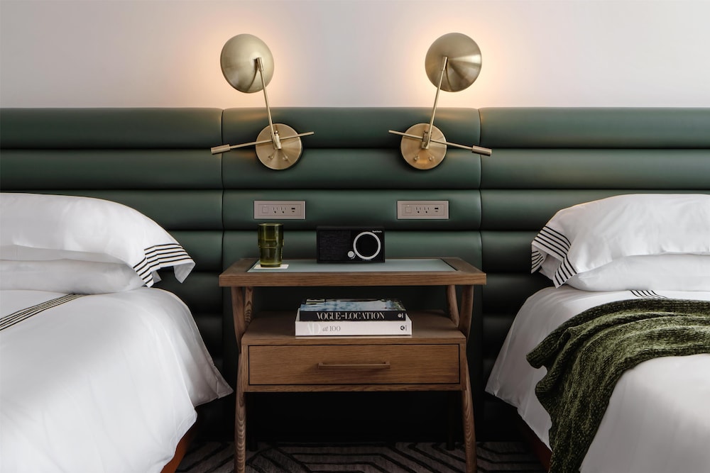 Room, 2 Queen Beds - Photo 1