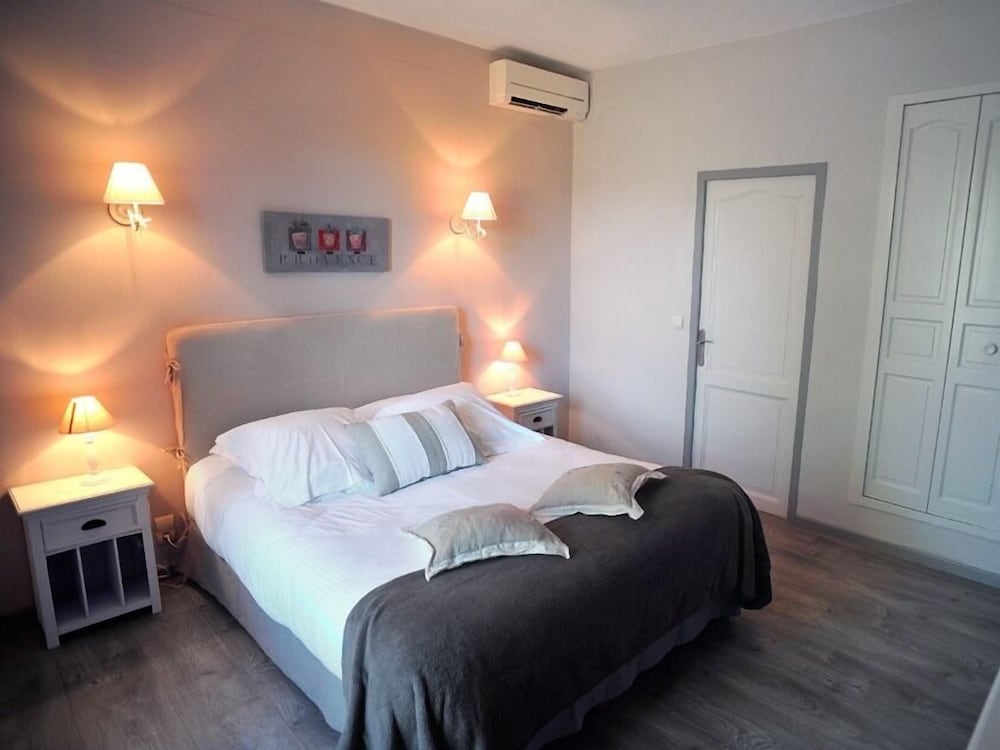 Double Room, Private Bathroom, Vineyard View (Grenache/Mourvèdre) photo 1