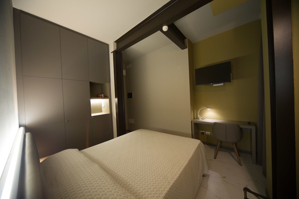 Economy Double Room (Budget) - Photo 1