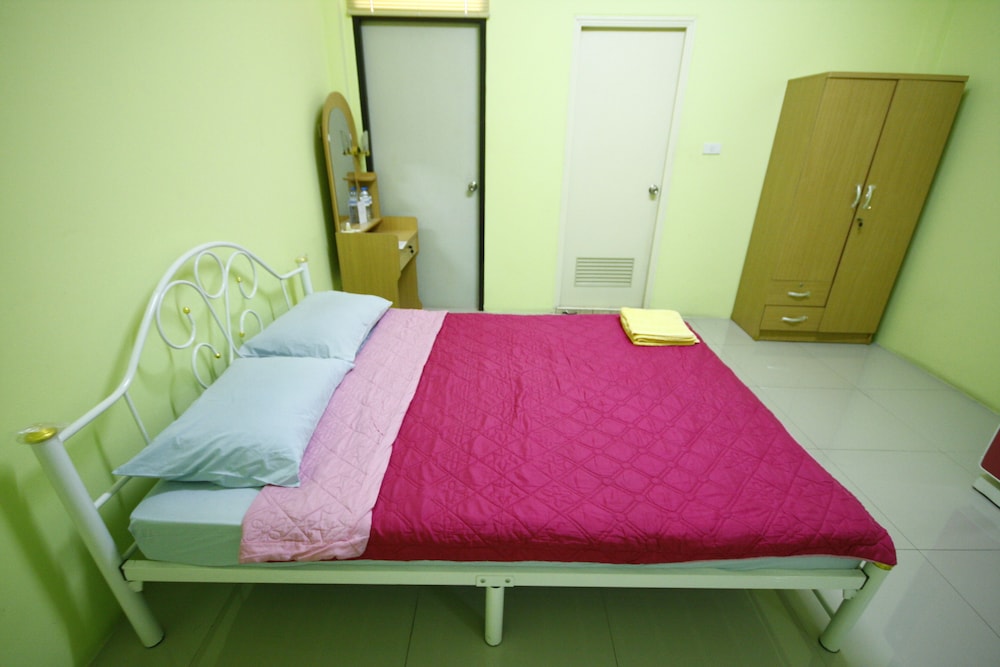 Standard Double Room (No Windows) photo 1