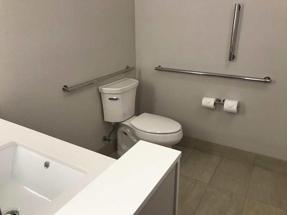 Standard Room, 2 Queen Beds, Accessible (Mobility, Accessible Tub)