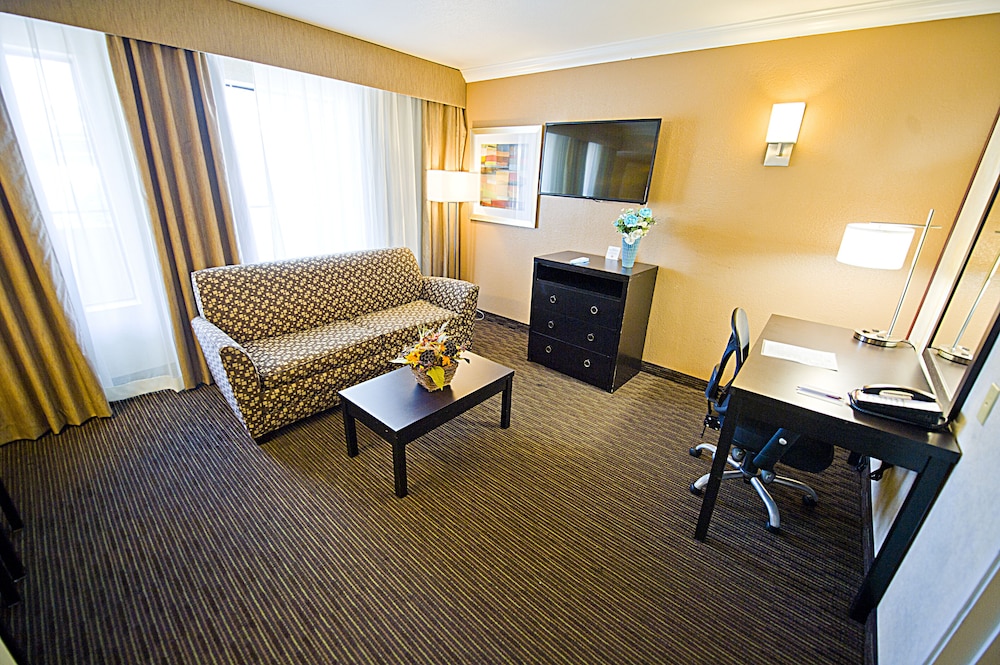 Family Suite, 2 Double Beds, Non Smoking - Photo 2