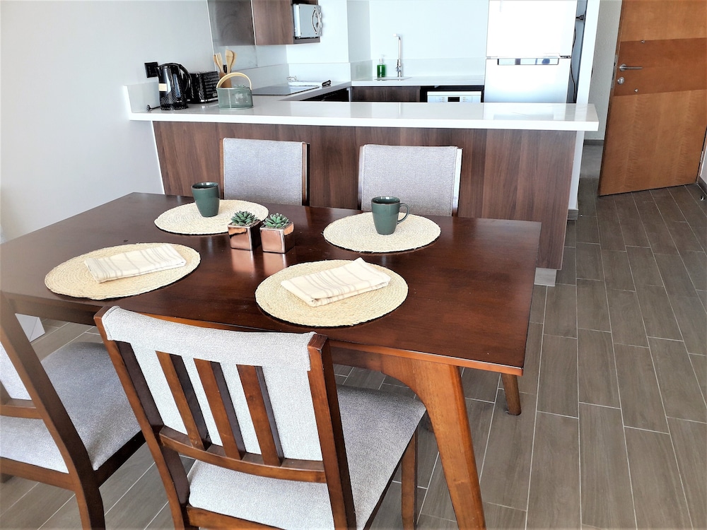 Family Apartment, 2 Bedrooms, Mountain View (B) photo 2