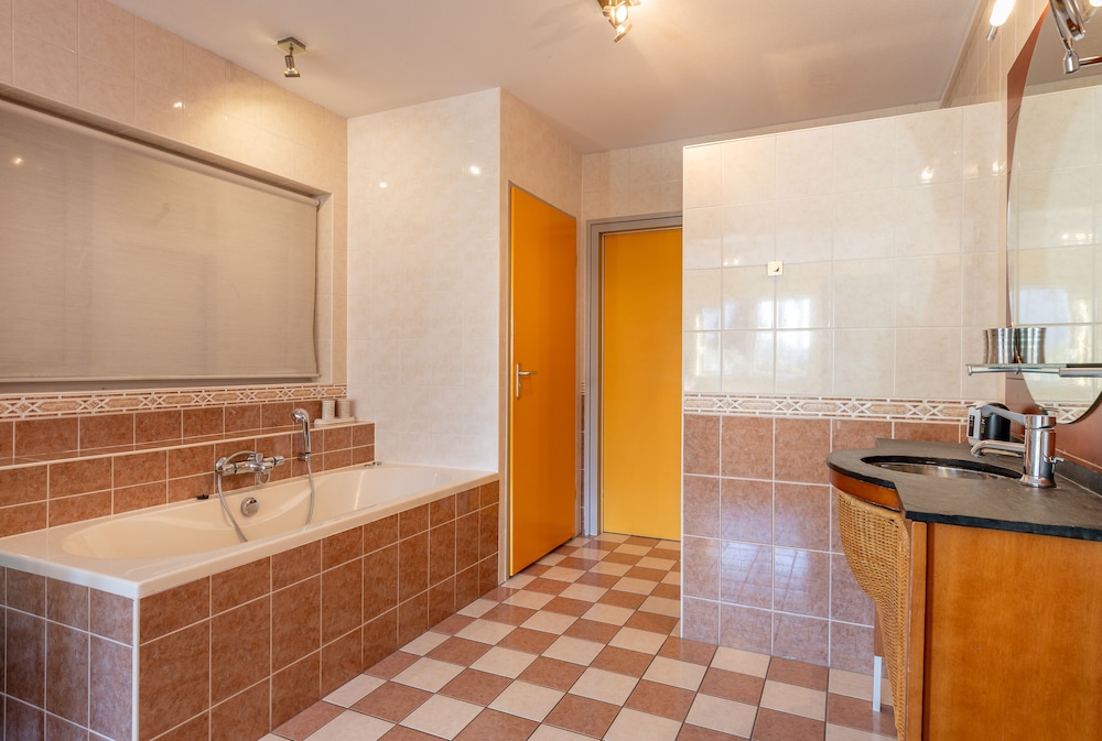 Luxury Room, Jetted Tub, Ground Floor photo 2