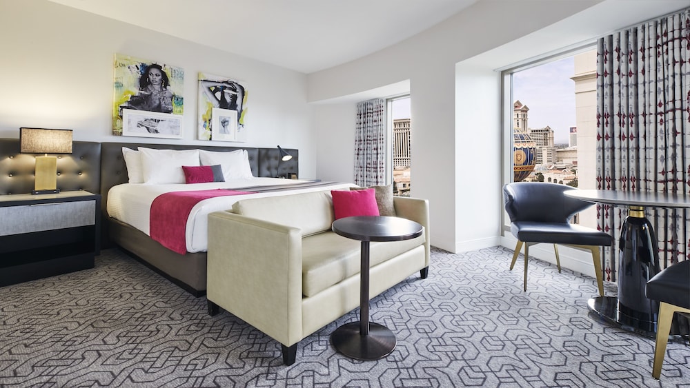 Ultra Resort Vista Room, 1 King Bed, Non Smoking (Newly Renovated)