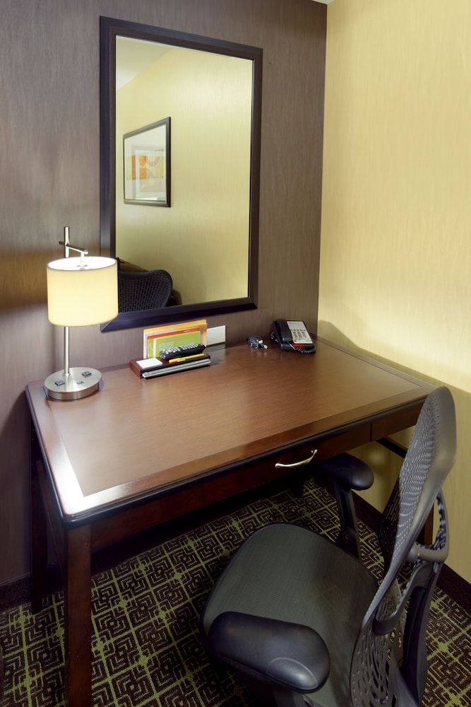 Room, 2 Queen Beds, Accessible (Mobility & Hearing, Roll-In Shower) - Photo 2