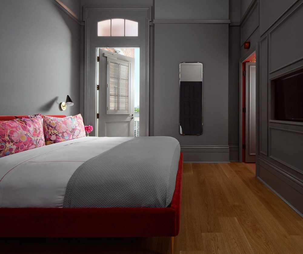 Room, 1 King Bed (Veranda) photo 1