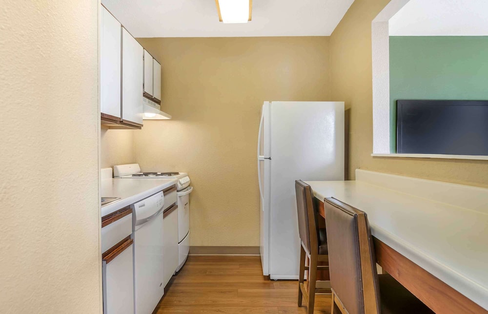 Deluxe Studio, Multiple Beds, Non Smoking - Photo 4