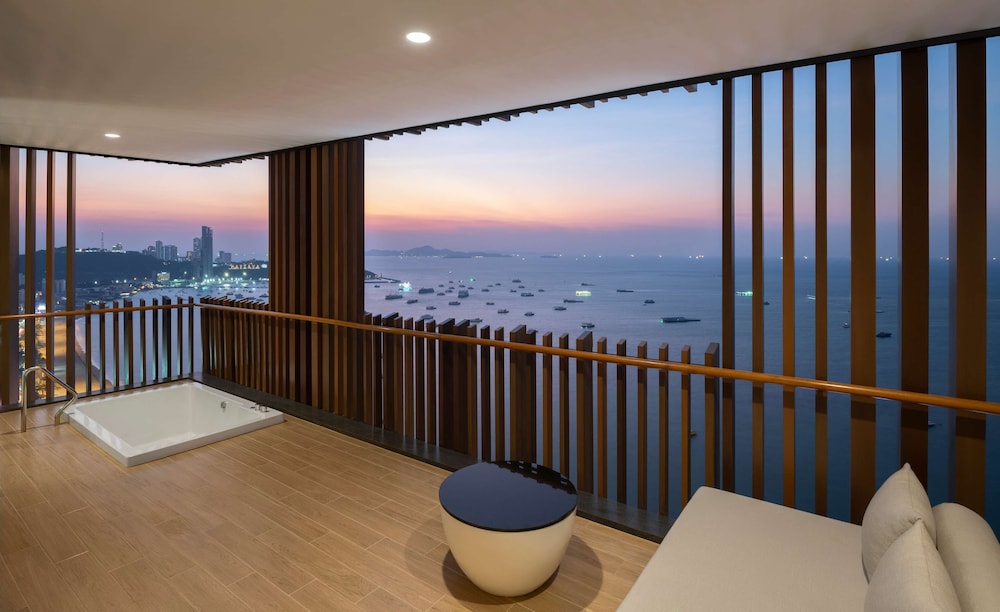 Suite, 1 King Bed, Ocean View (Prestige)