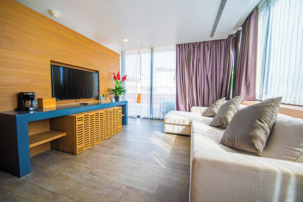 Suite, 1 King Bed