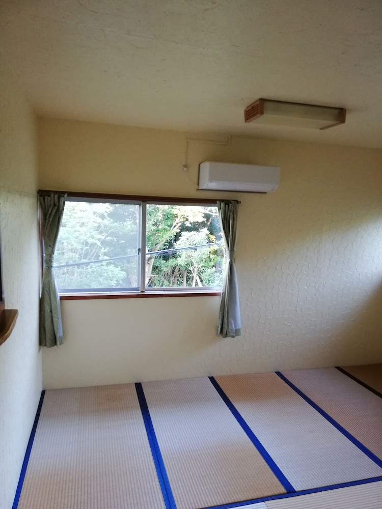 Japanese Style Room For 3 Guests, Shared Bathroom photo 1