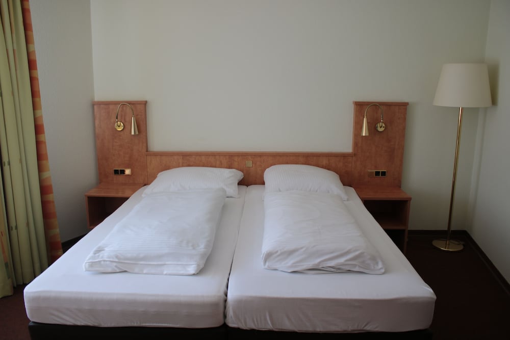 Basic Double or Twin Room photo 3