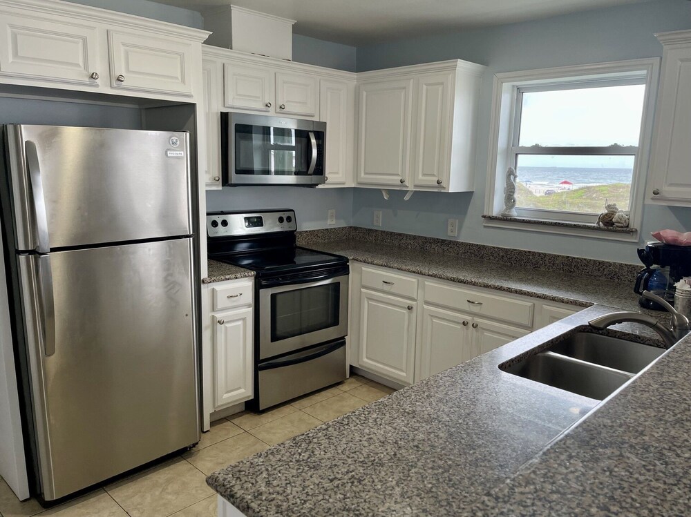 Condo, 3 Bedrooms