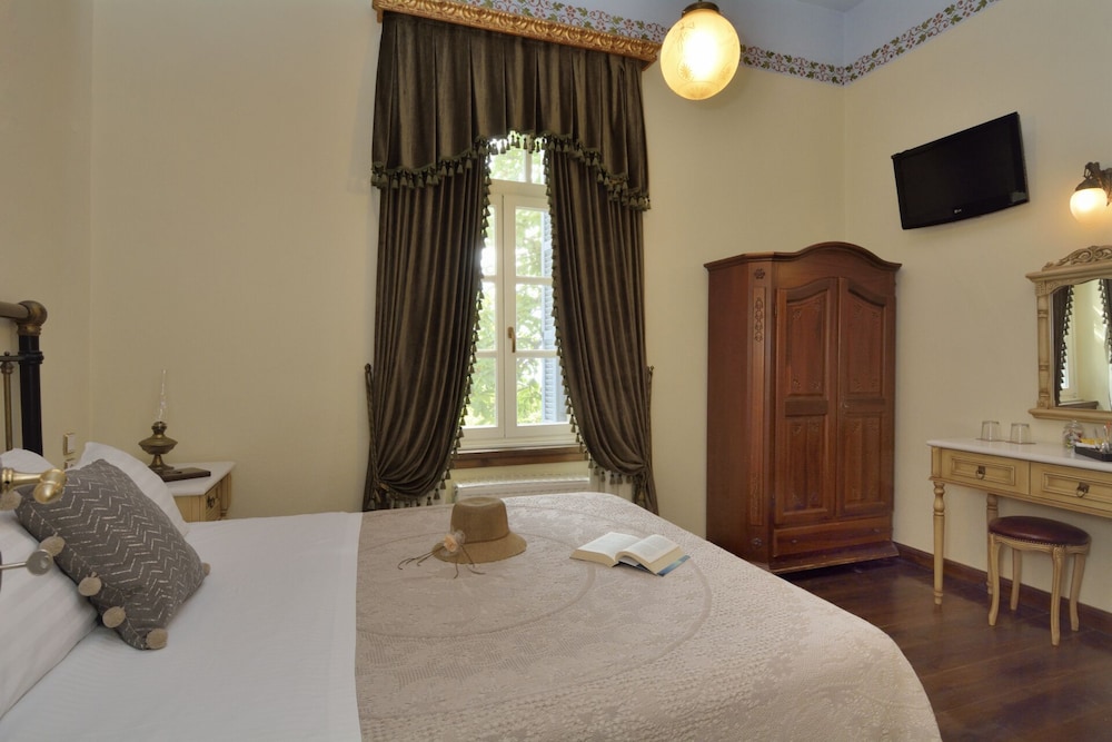 Double Room (Small)