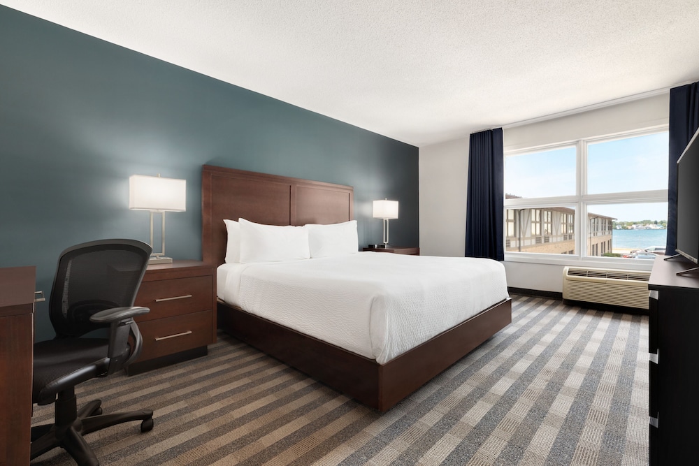 Suite, 1 Bedroom, Non Smoking, Harbor View (1 King Bed) photo 1