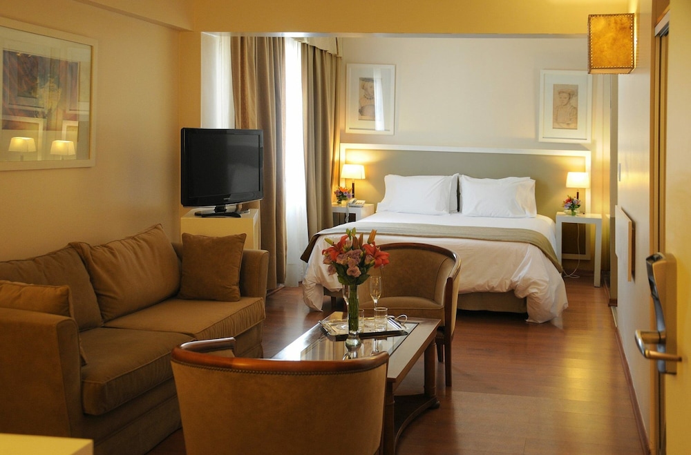 Suite, 1 Queen Bed photo 1