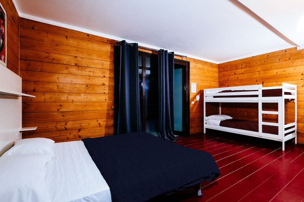 Triple Room, Garden Area