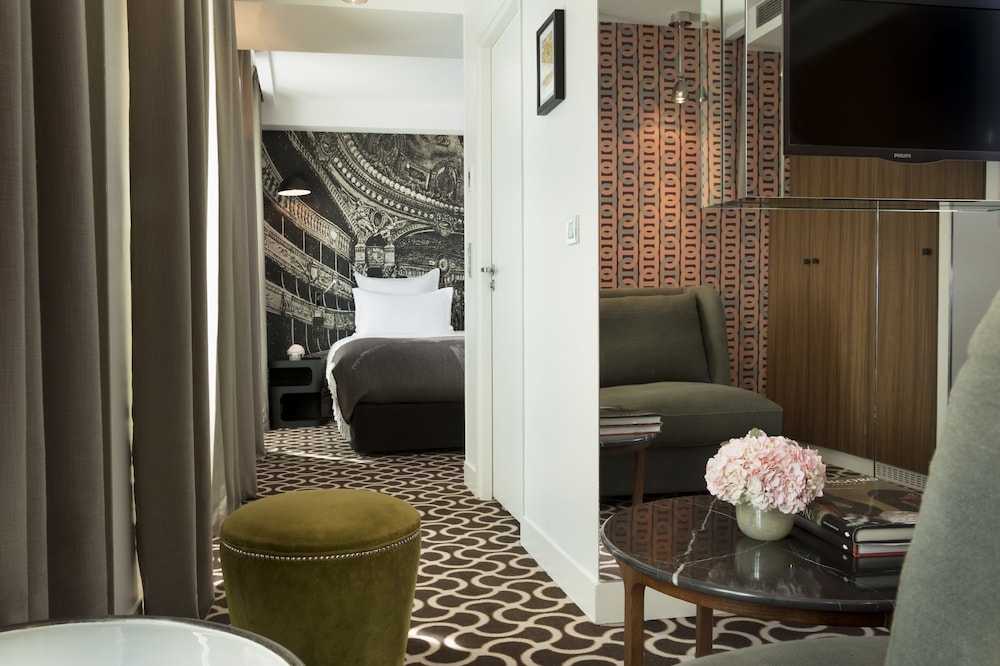 Deluxe Suite (Parisienne) thumbnail 5
