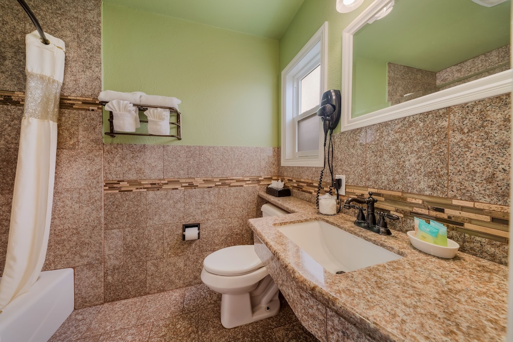 Suite - Photo 5