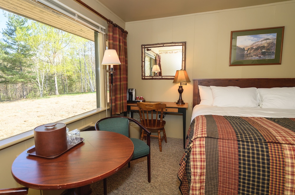 Standard Room, 1 King Bed, Mountain View photo 3