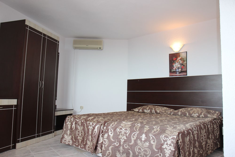 Standard Double Room - Photo 2