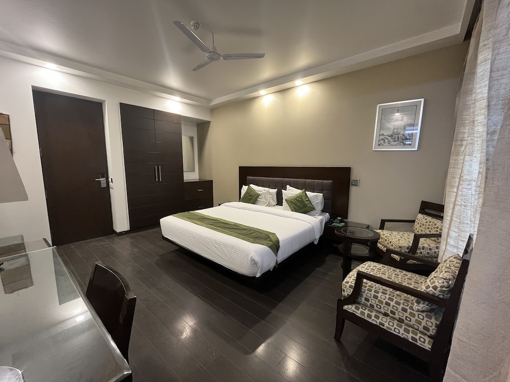 Premium Double or Twin Room - Photo 21