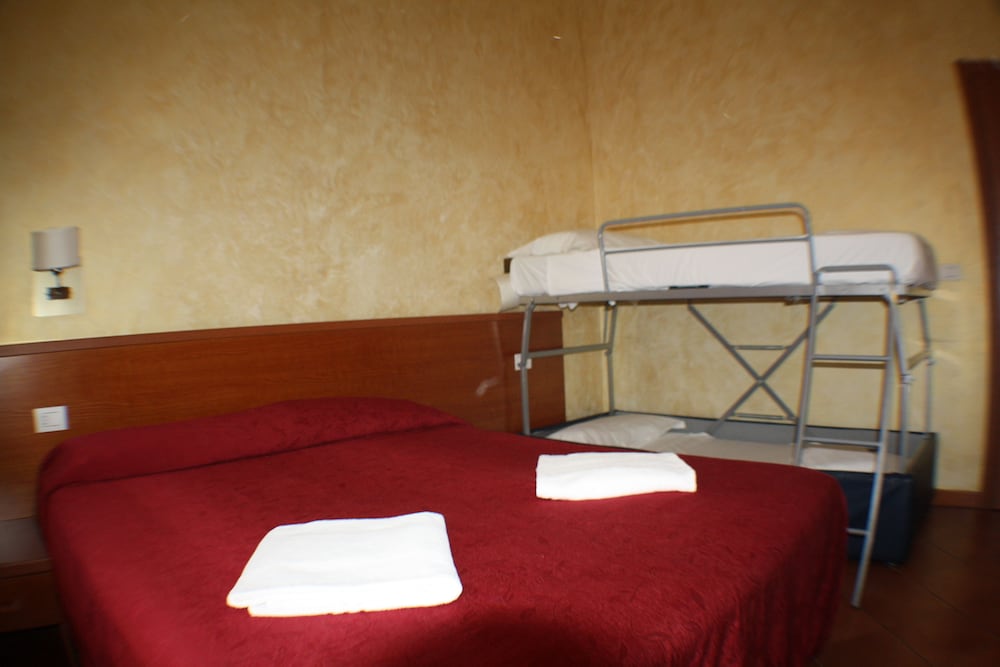 Standard Quadruple Room, Private Bathroom
