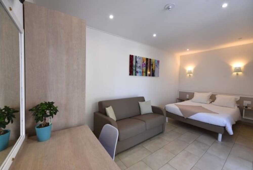 Classic Apartment (Type A2)