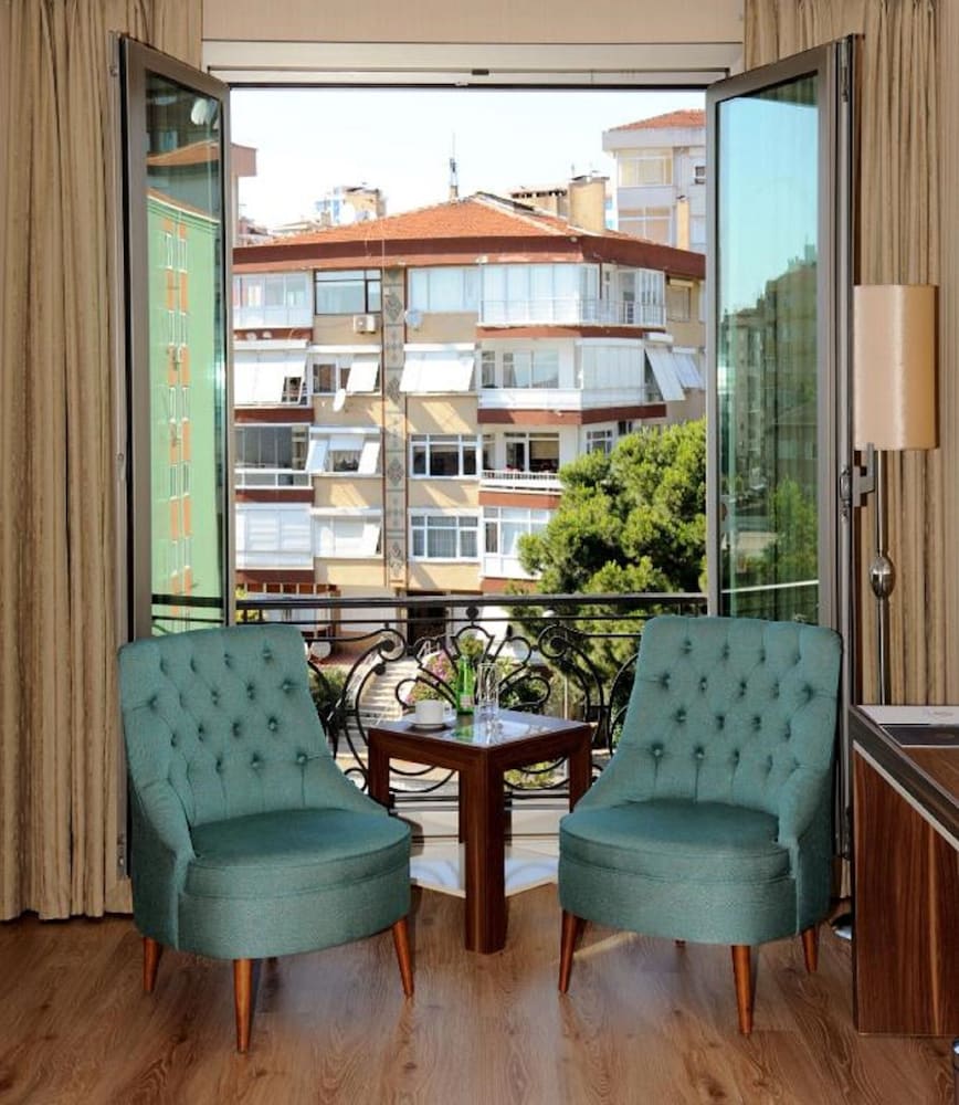 Superior Double or Twin Room, Non Smoking, City View photo 3