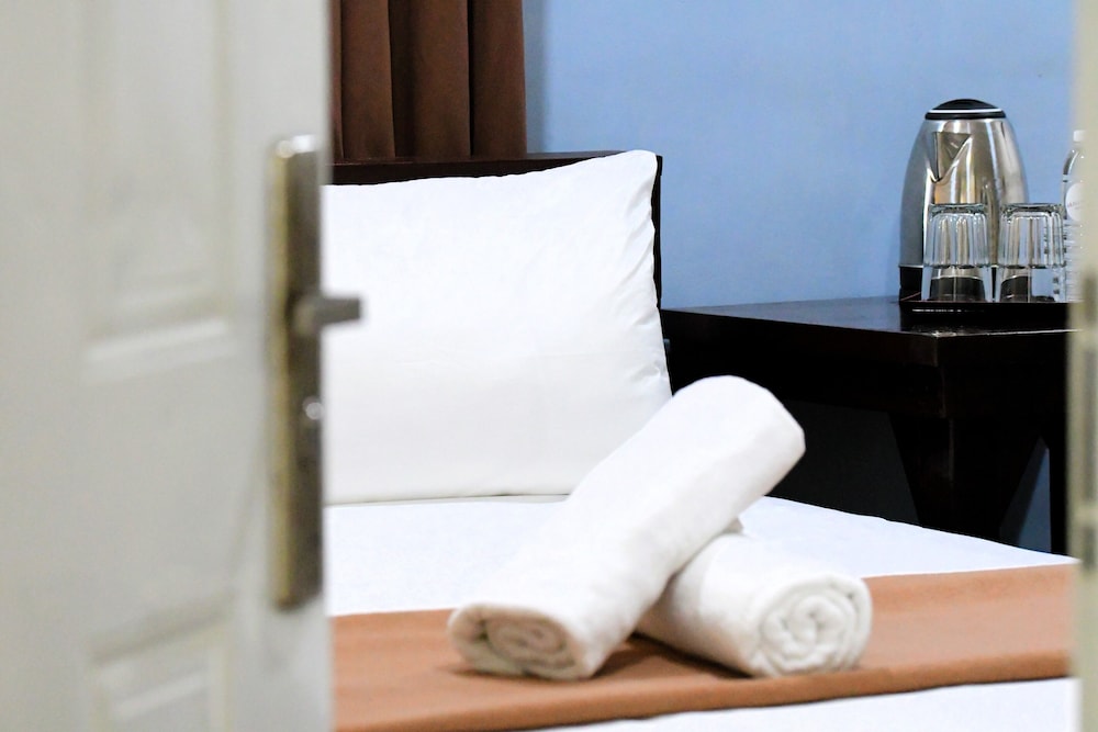 Basic Double Room, 1 Double Bed, Non Smoking, City View photo 3