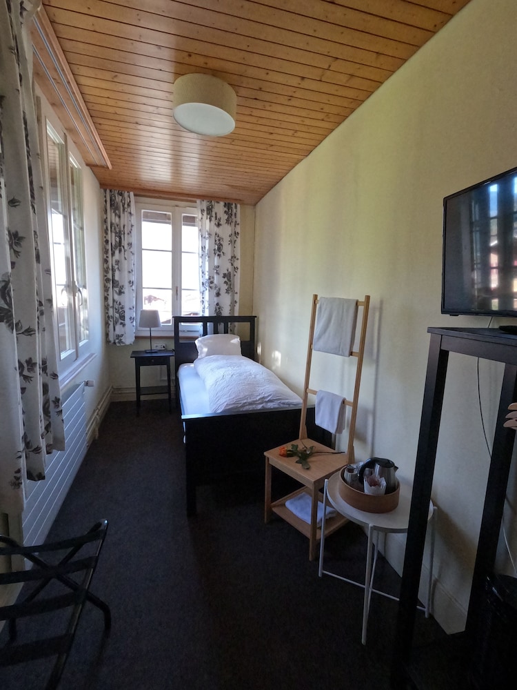 Classic Double Room, 2 Twin Beds - Photo 1