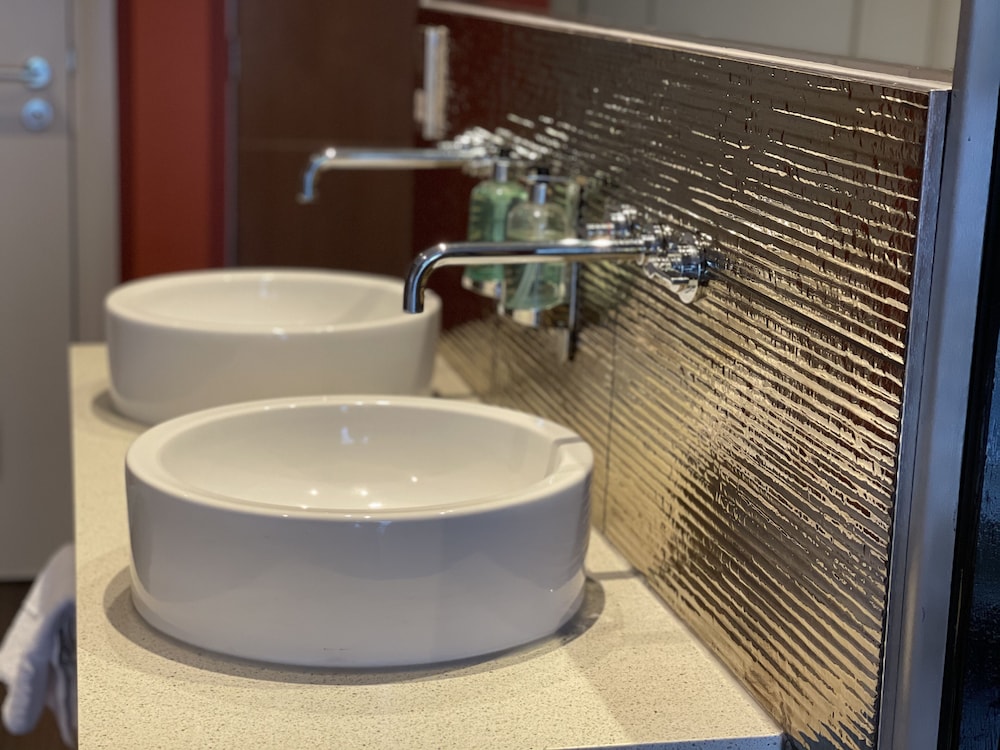 Boutique Suite - Photo 10