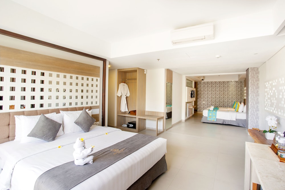 Condong Family Suite, 1 Queen & 2 Twin Beds