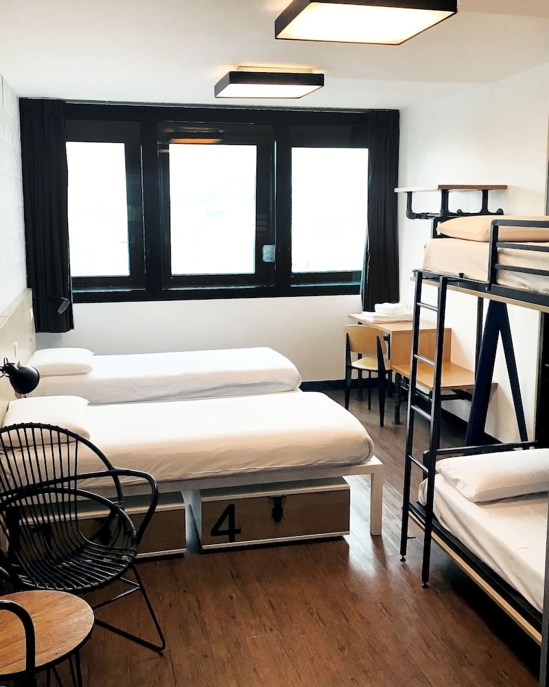 Private 4 bed Room photo 3