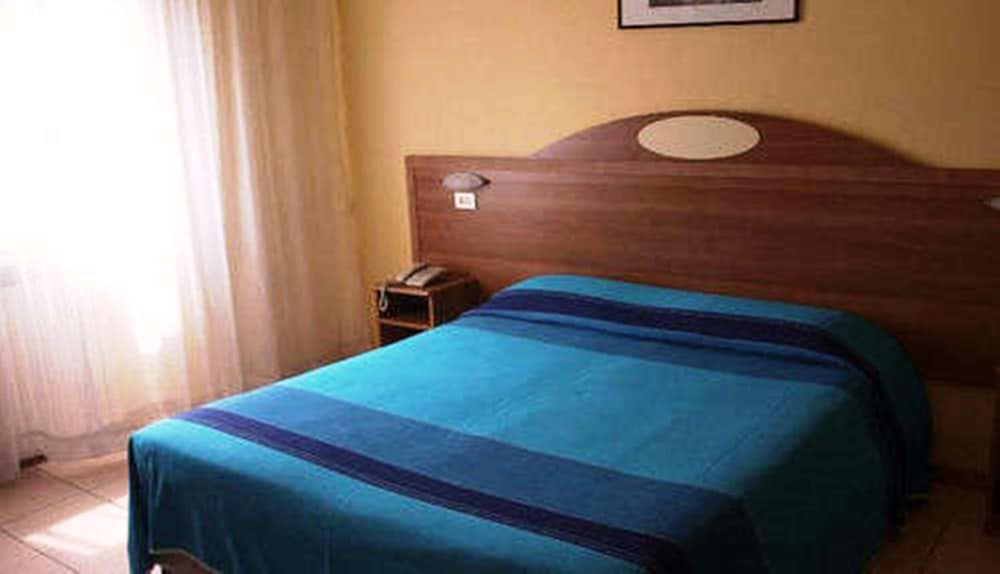 Deluxe Double or Twin Room photo 1