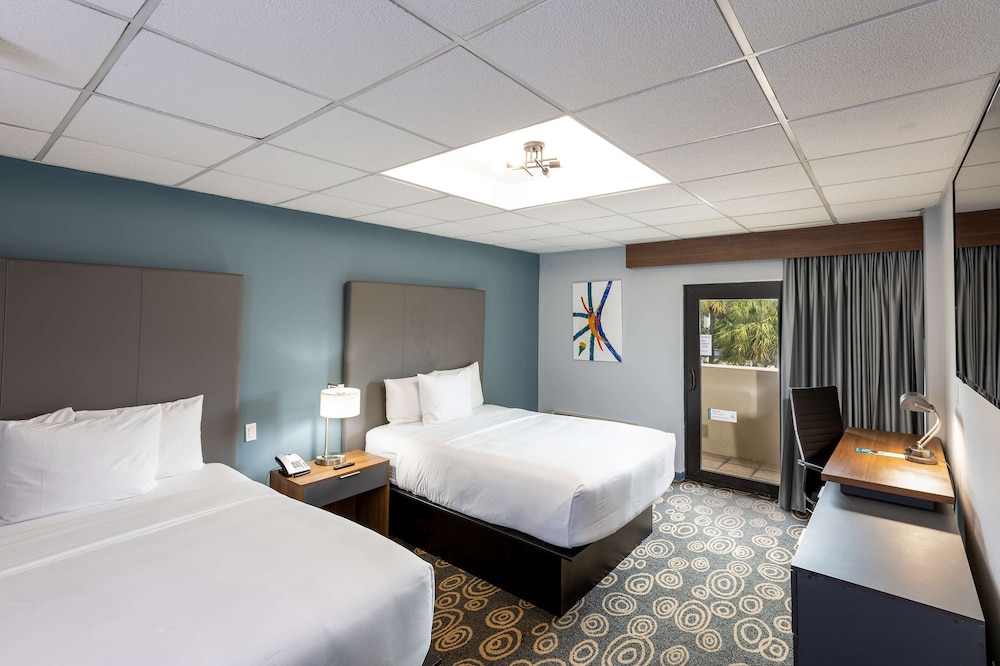 Room, 2 Queen Beds, Non Smoking - Photo 3